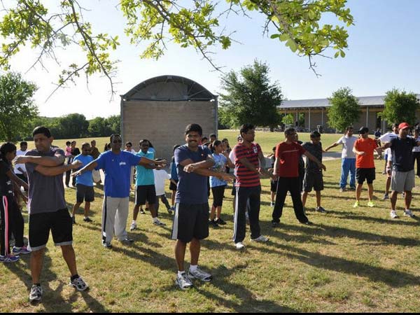 15 ஆயிரம் டாலர்கள் நன்கொடை 15 ஆயிரம் டாலர்கள் நன்கொடை