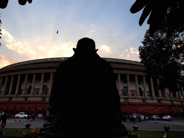 அதிகரித்த கிரிமினல் எம்.பிக்கள்