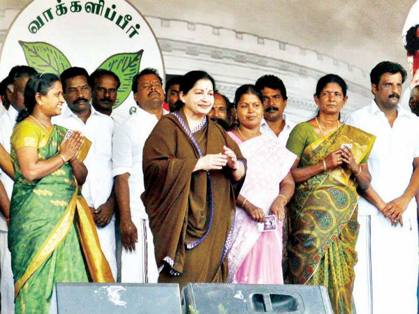 சேர்க்கவேண்டியதை சேர்த்த அதிமுக