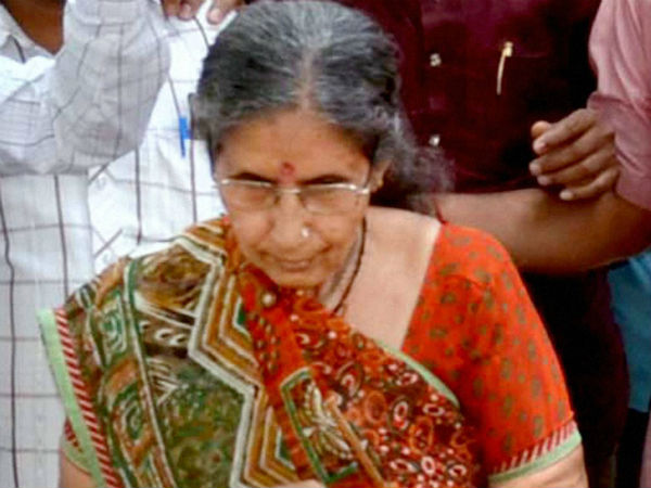 தனித்து வசிக்கும் மனைவி