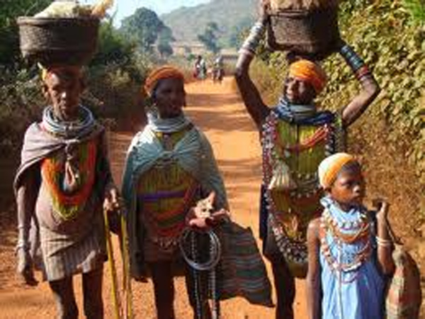 சிறுவர்களை திருமணம் செய்யும் பெண்கள்