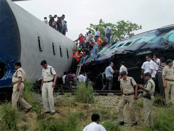 40 dead after Gorakhdham Express collides with stationary goods train in UP