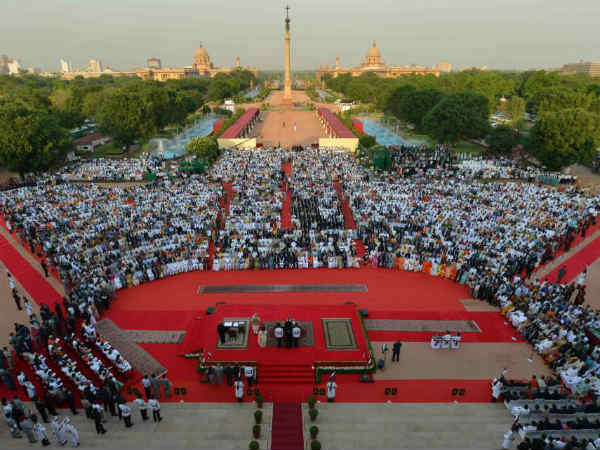 முன்வரிசையில்...முக்கியத் தலைகள்