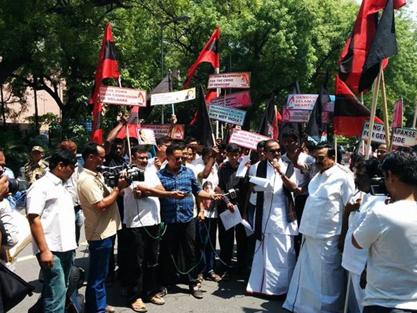 கறுப்புக்கொடி வைகோ