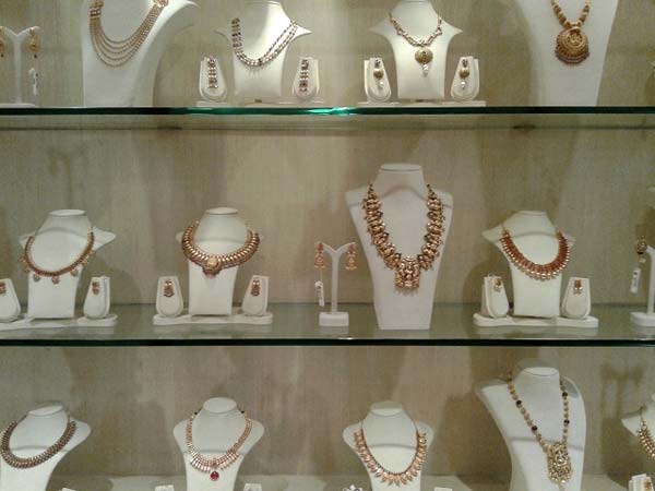 சற்றே உயர்ந்த தங்கம் சற்றே உயர்ந்த தங்கம்