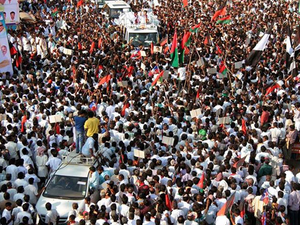 தொண்டர்கள் முன் உள்ள வாய்ப்புகள்