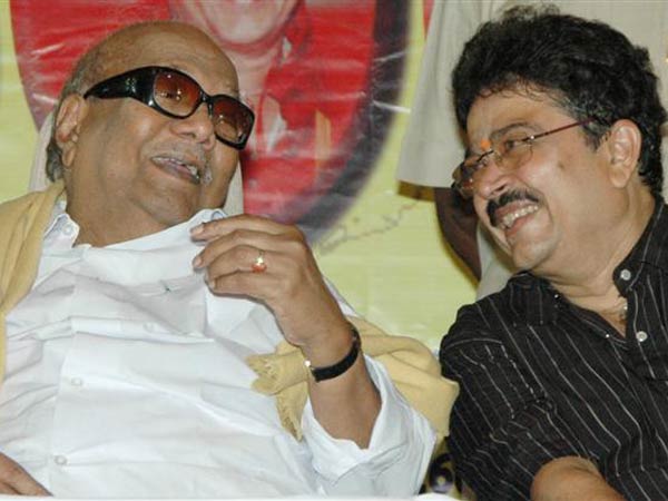 கிளி மூக்கு பெண்...