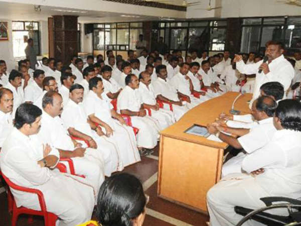 DMDK accuses AIADMK, Election Commission of poll malpractices