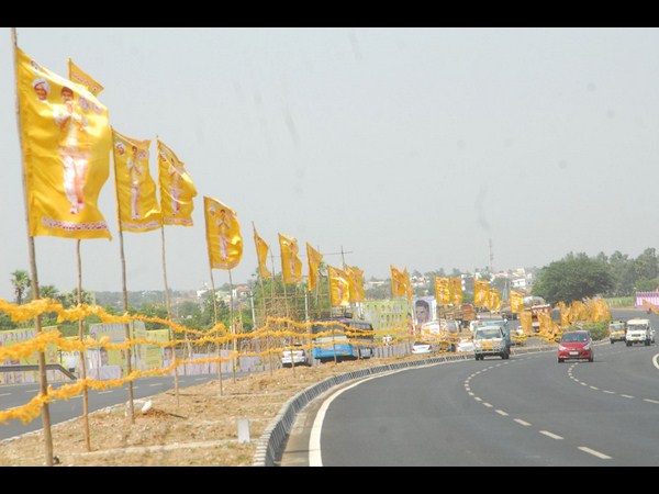 விஜயவாடா - குண்டூர் நடுவே