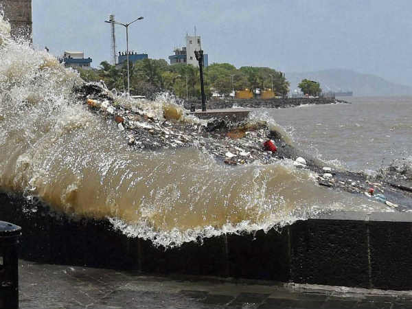 வெளியேற உத்தரவு
