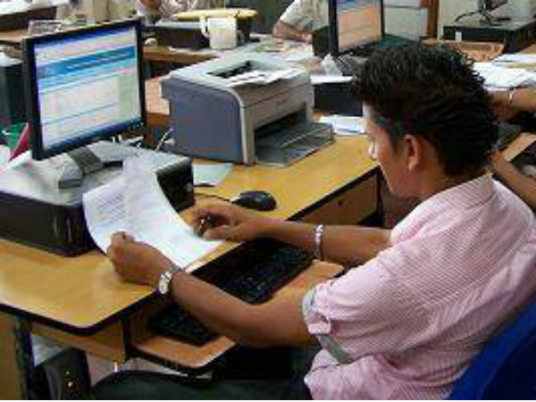 வேலையில்லாத திண்டாட்டம் 6%