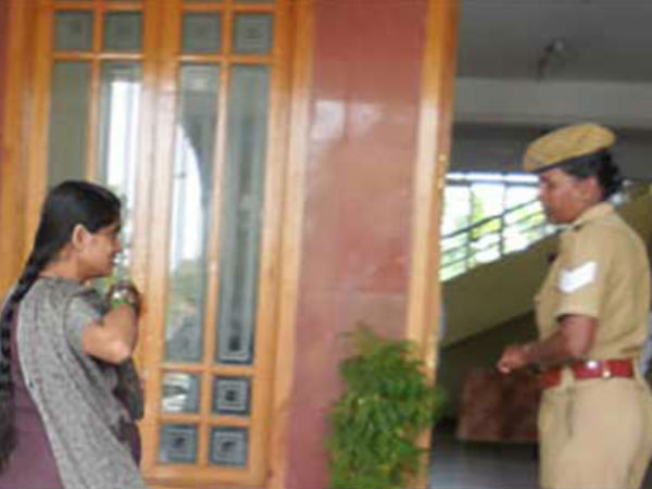 உள்ளிருப்பு போராட்டம்