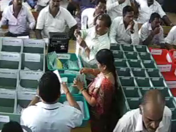 வாக்குகள் ஆய்வு