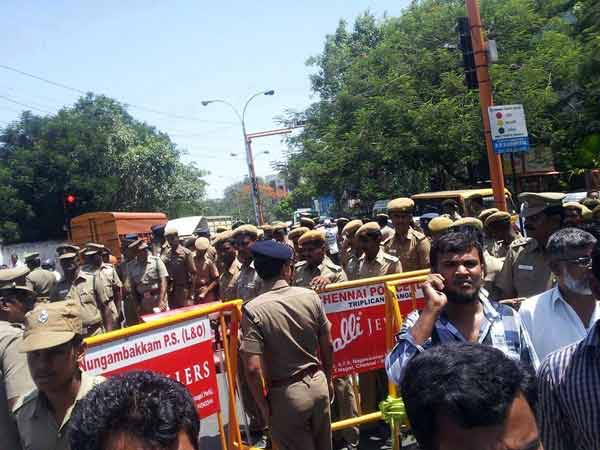 Thowheed Jamath protests against killing of Muslims in Srilanka 