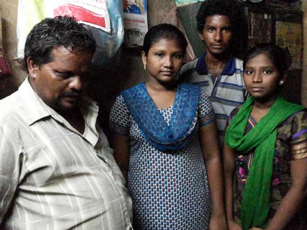 Praveen Kumar contribute 62500 to the poor girl