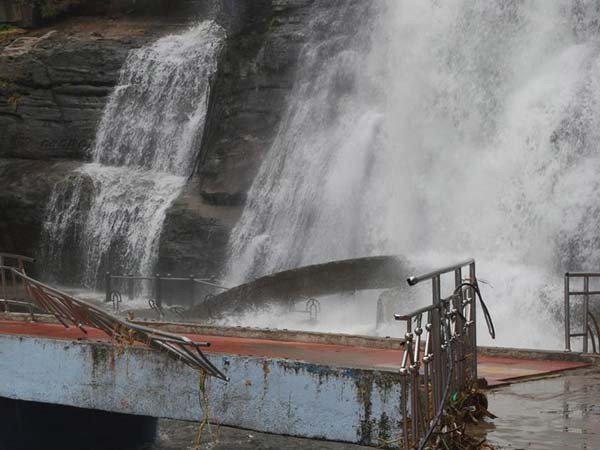 சிறப்பு வாய்ந்த குற்றாலம்