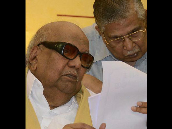 எத்தனை புயலடித்தாலும்.. எவ்வளவு அடிகள் விழுந்தாலும்