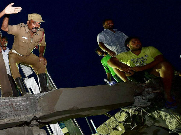 மீட்பு பணியில் சிரமம்