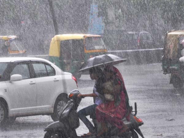 மாலையில் மழை