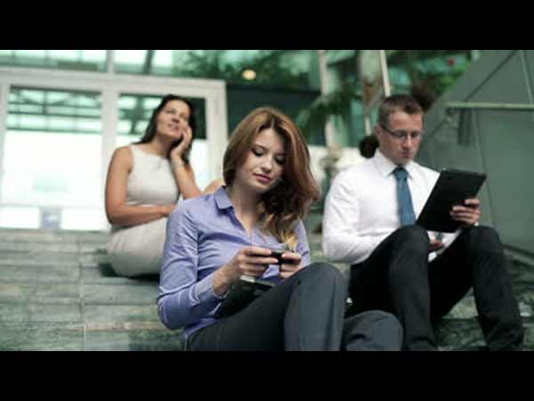 மேம்படும் மனித வளம்: