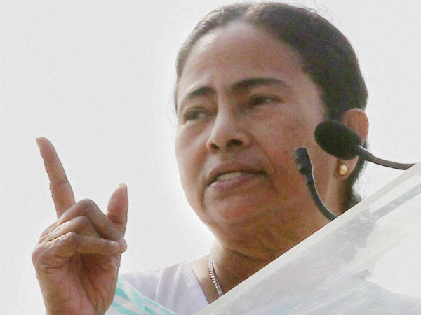 மரியாதைக்குரியவர்கள் மீது மரியாதைக்குரியவர்கள் மீது