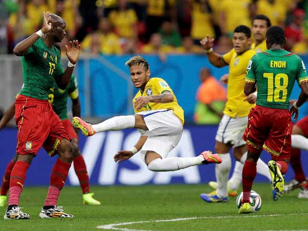 கால்பந்து எங்களை இணைக்கிறது கால்பந்து எங்களை இணைக்கிறது