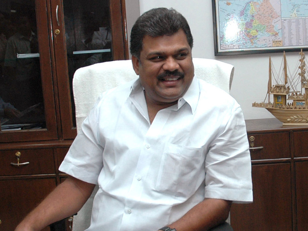 விட்டுக்கொடுக்கும் வாசன்