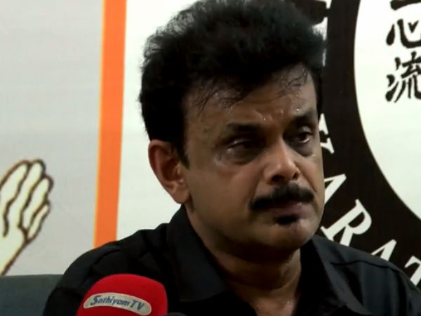 போலீசில் புகார்