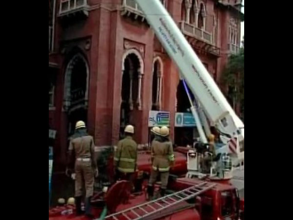 ஆம்புலன்ஸ்கள்...