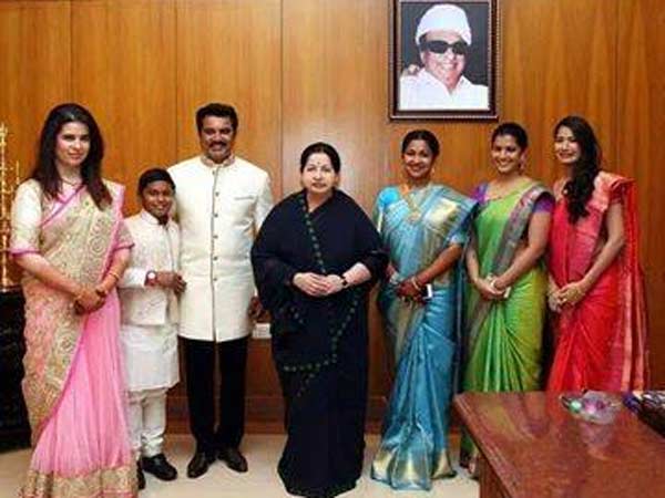 AISMK leader Sarath Kumar meets Jaya on his 60th birth day AISMK leader Sarath Kumar meets Jaya on his 60th birth day
