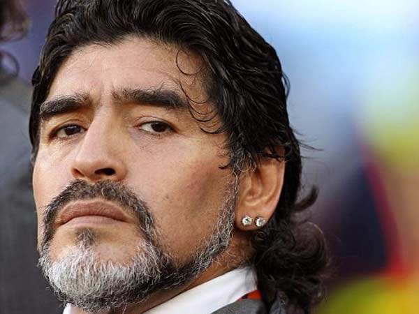 சும்மா டூப் அடிக்கிறார் மாரடோனா சும்மா டூப் அடிக்கிறார் மாரடோனா