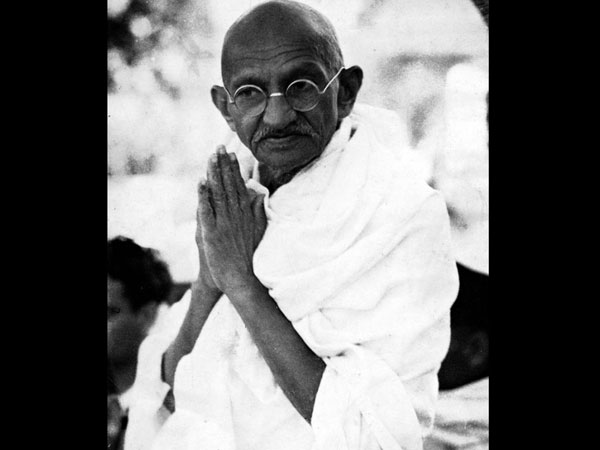ரத்தத்தை தாங்கிய வேட்டி ரத்தத்தை தாங்கிய வேட்டி