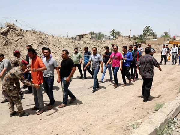 கடும் அதிர்ச்சியில் தாய் தந்தை கடும் அதிர்ச்சியில் தாய் தந்தை