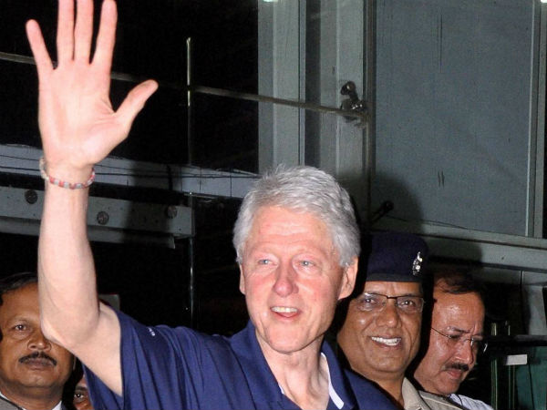 Former US President Bill Clinton arrives in Jaipur Former US President Bill Clinton arrives in Jaipur