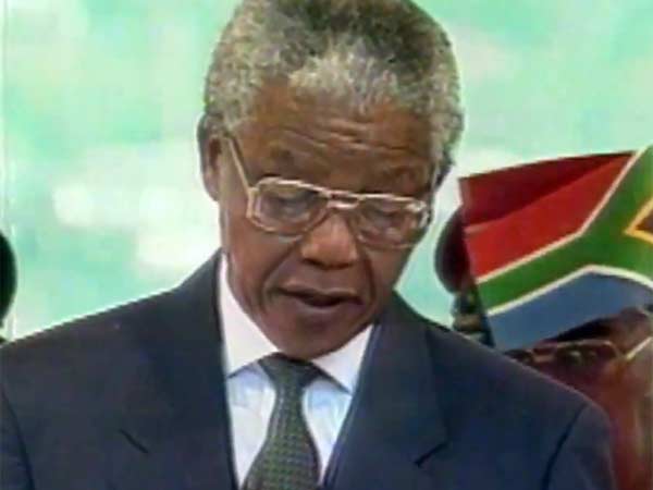 முதல் கறுப்பின அதிபர்...