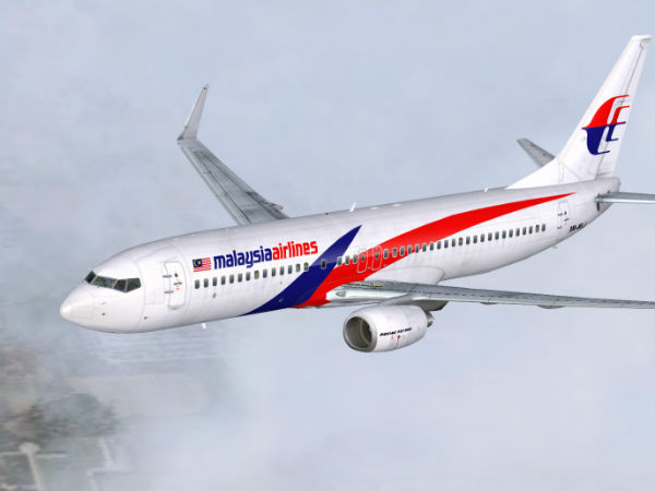 Malaysian airliner downed in Ukraine war zone, 295 dead Malaysian airliner downed in Ukraine war zone, 295 dead