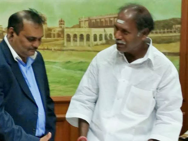 ஸ்கேன் செய்து