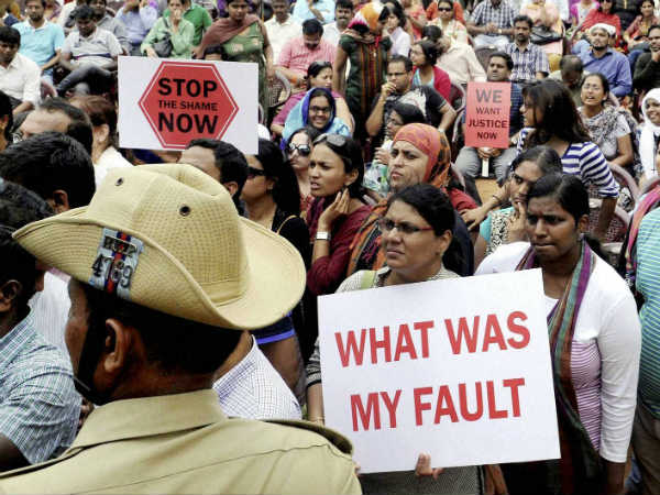 கறுப்பு உடையோடு 