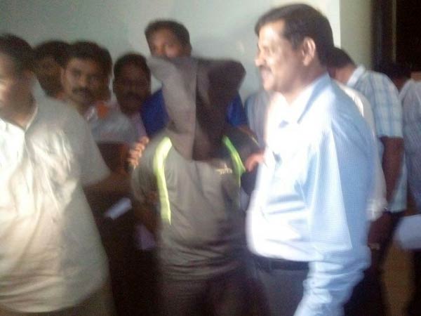 பெண் குழந்தைக்கு தந்தை