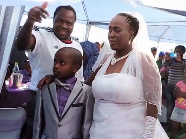 குடும்பத்தினர் மகிழ்ச்சி 