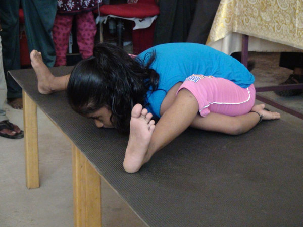 சூரிய நமஸ்காரத்துடன்