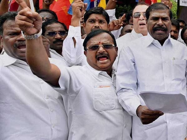 கலெக்டரிடம் மனு