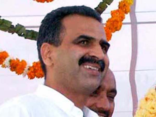 வியாழக்கிழமை சஞ்சீவ் குமார் பலியான்
