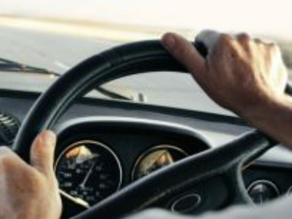 மேட்டூர் சாலையில் அதி வேகம்