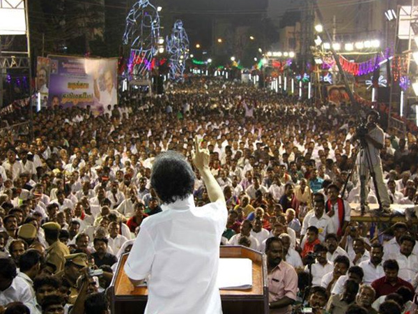 ஸ்டாலின் பொதுக்கூட்டத்தில் அழகிரி ஆதரவாளர்கள்