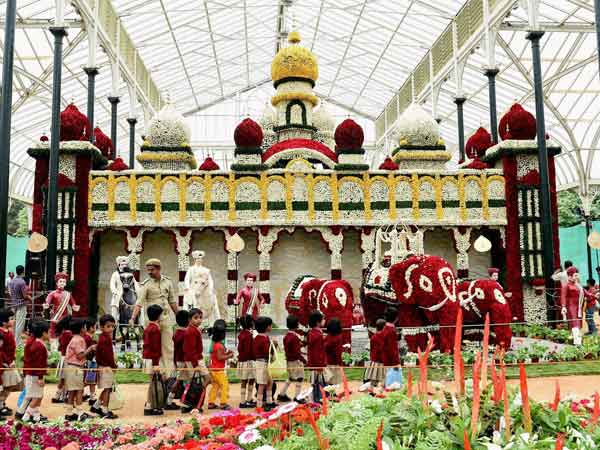 3 லட்சம் ரோஜா