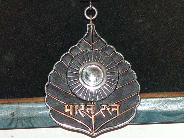 5 பதக்கங்கள் தயார்