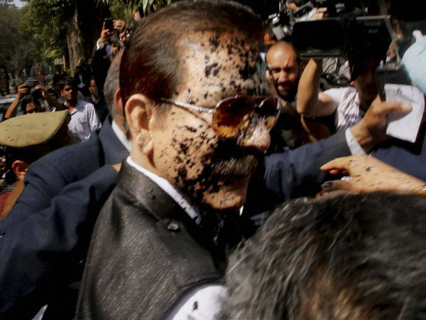 பக்கத்திலேயே செல்