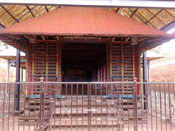 பிரமீடு வடிவ ஆலயம்