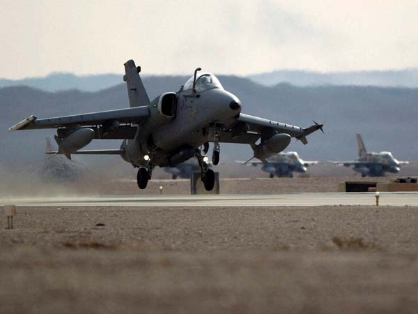 இங்கிலாந்து விமானத்தின் தவிப்பு